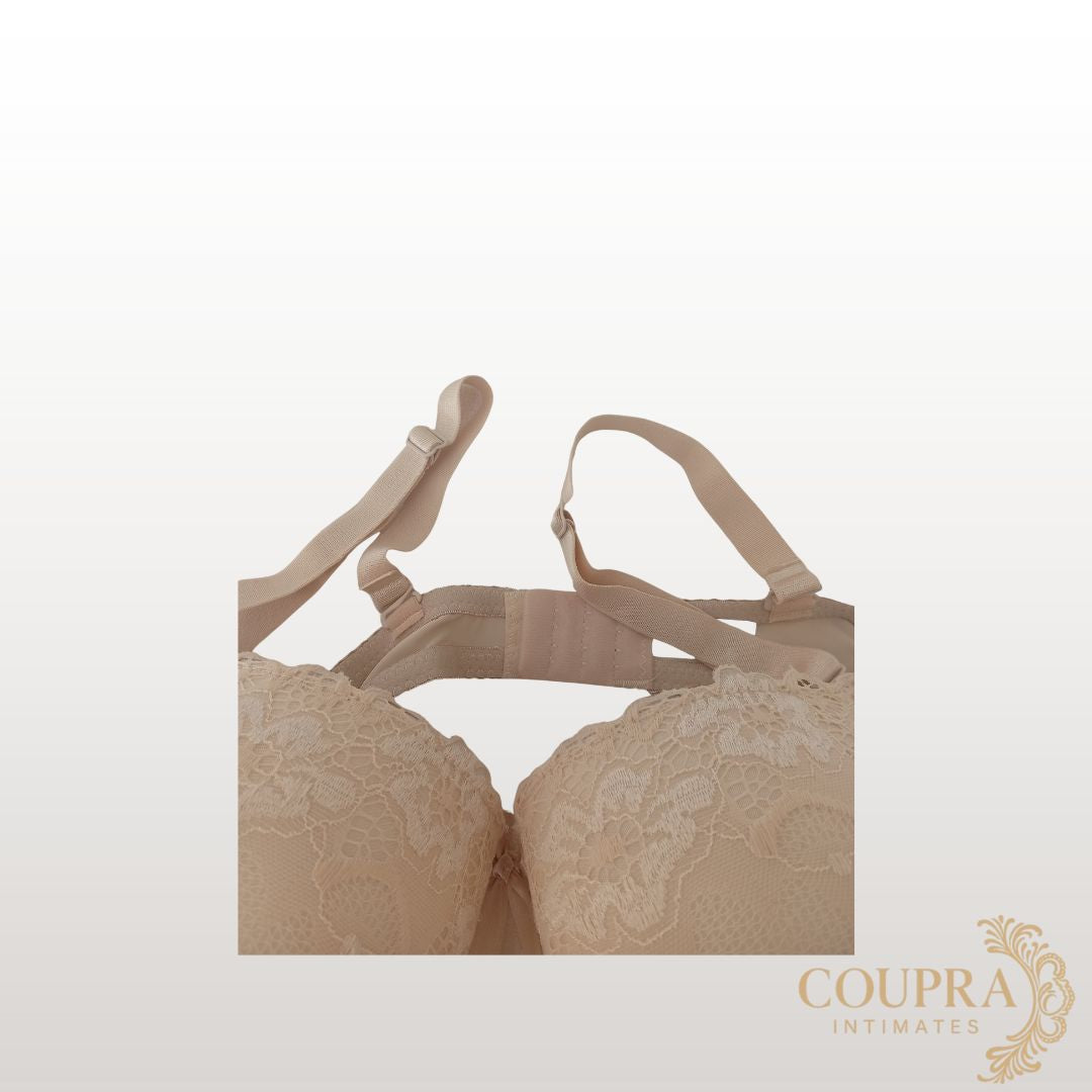 Audace Velours – soutien-gorge sans armature beige, détail dentelle et bretelles ajustables, lingerie premium morphologies généreuses, COUPRA Intimates.